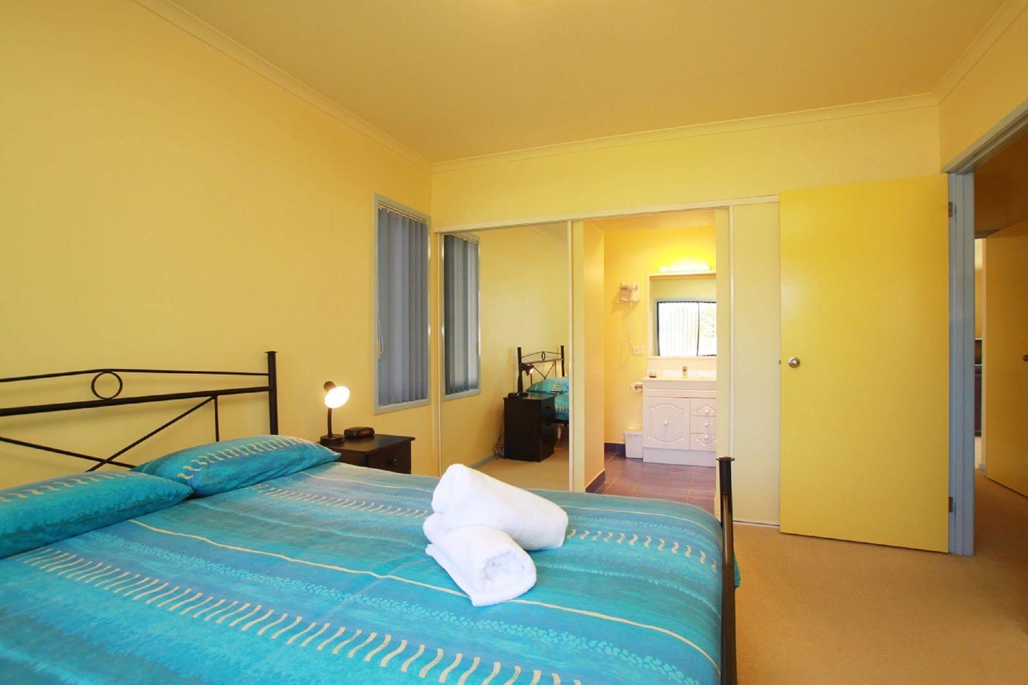Nautilus Aparthotel 4*